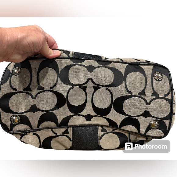 Coach Handbag; black and grey; Kiss lock; Great Buy; GOOD USED CONDITION! - Picture 8 of 14